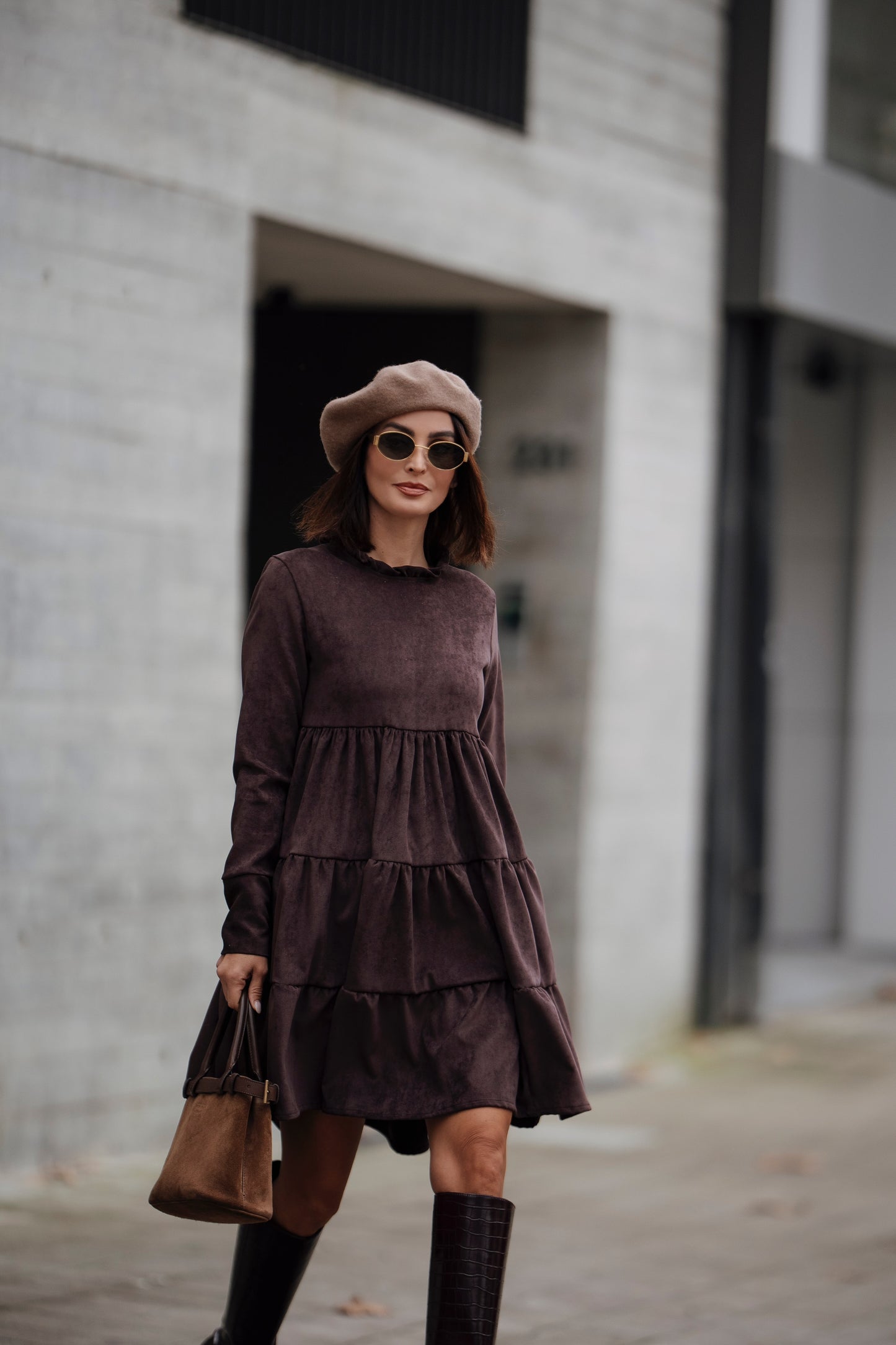 Vestido corto de terciopelo marrón