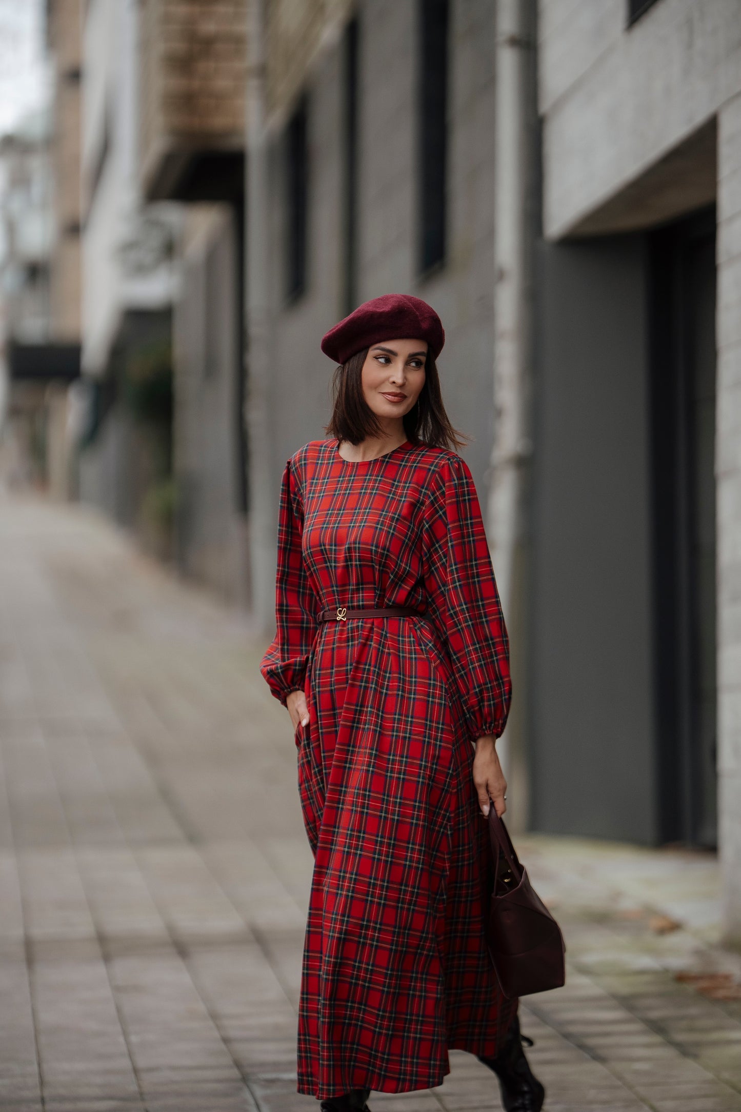 Vestido largo de cuadros rojos