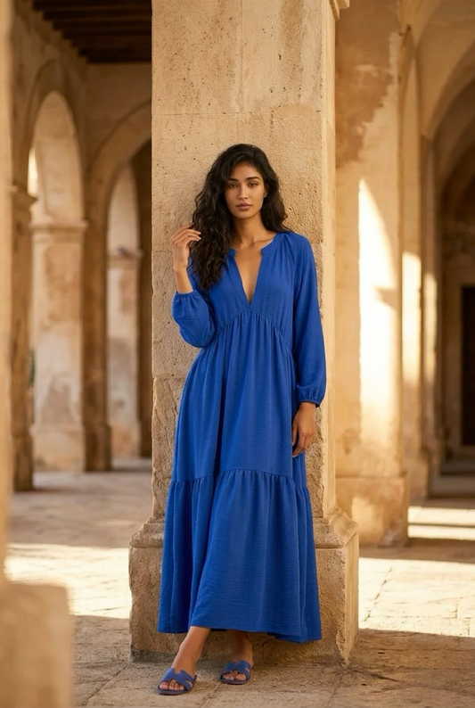 Vestido largo azul con volante