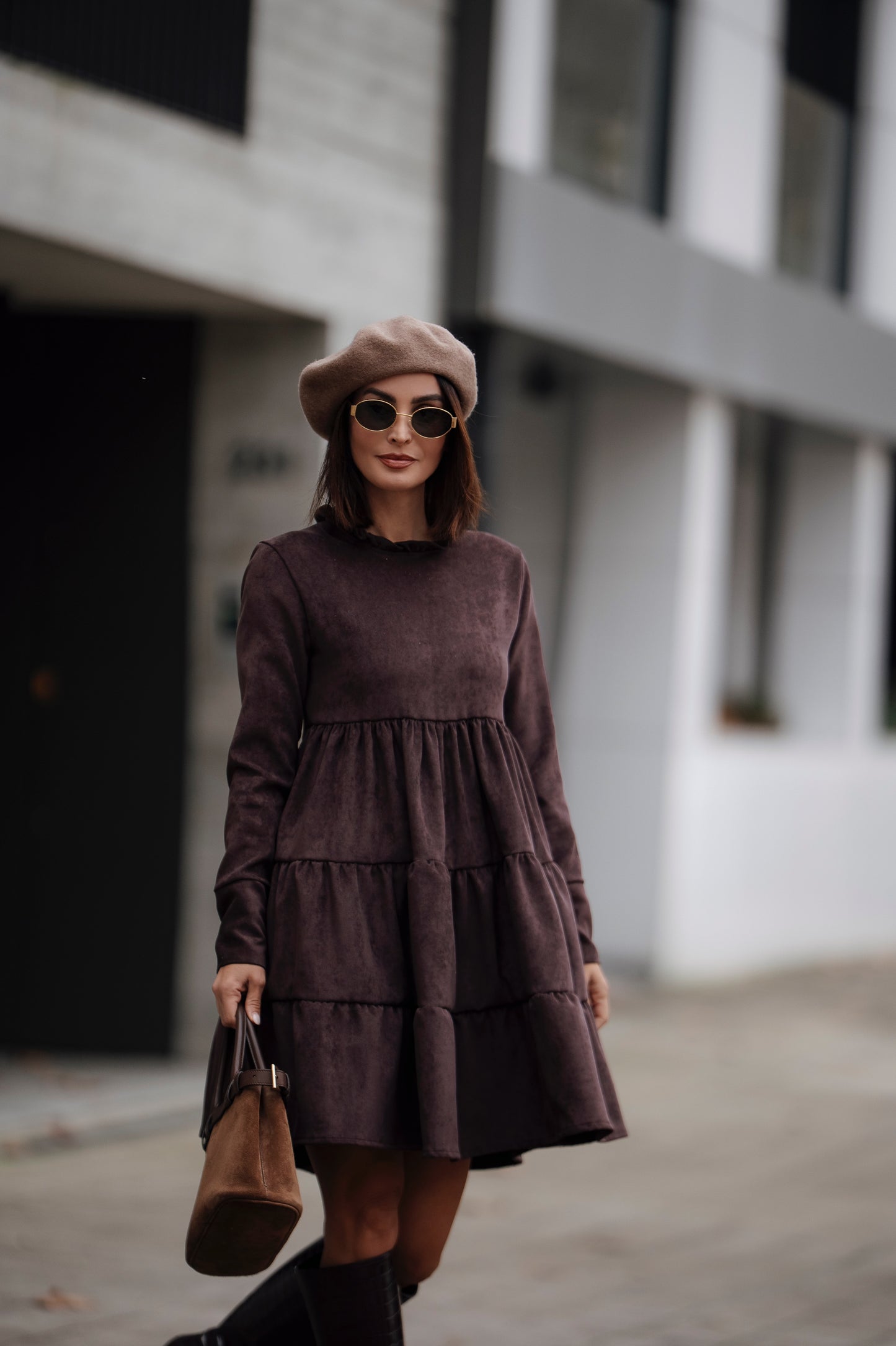 Vestido corto de terciopelo marrón