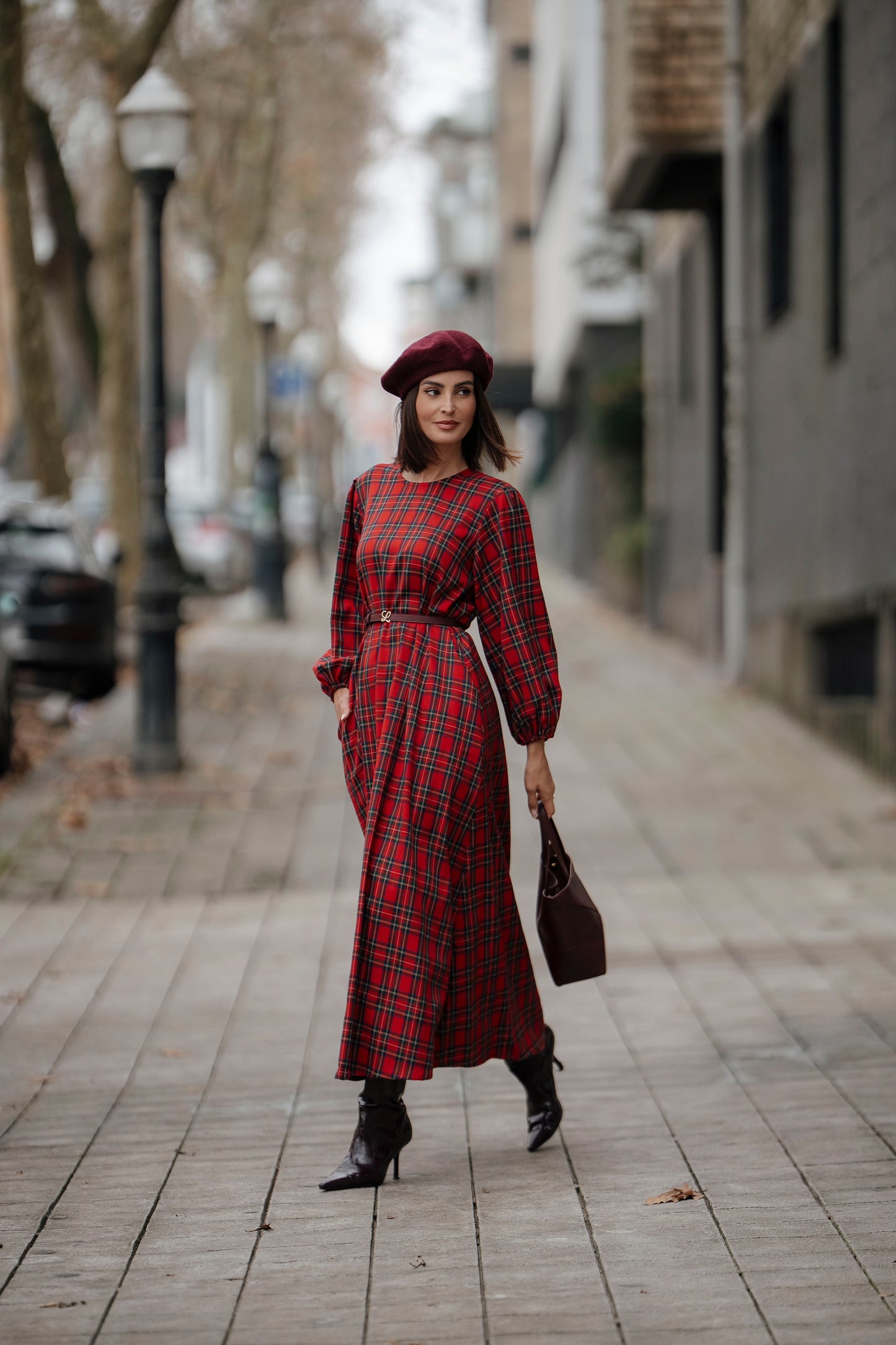 Vestido largo de cuadros rojos