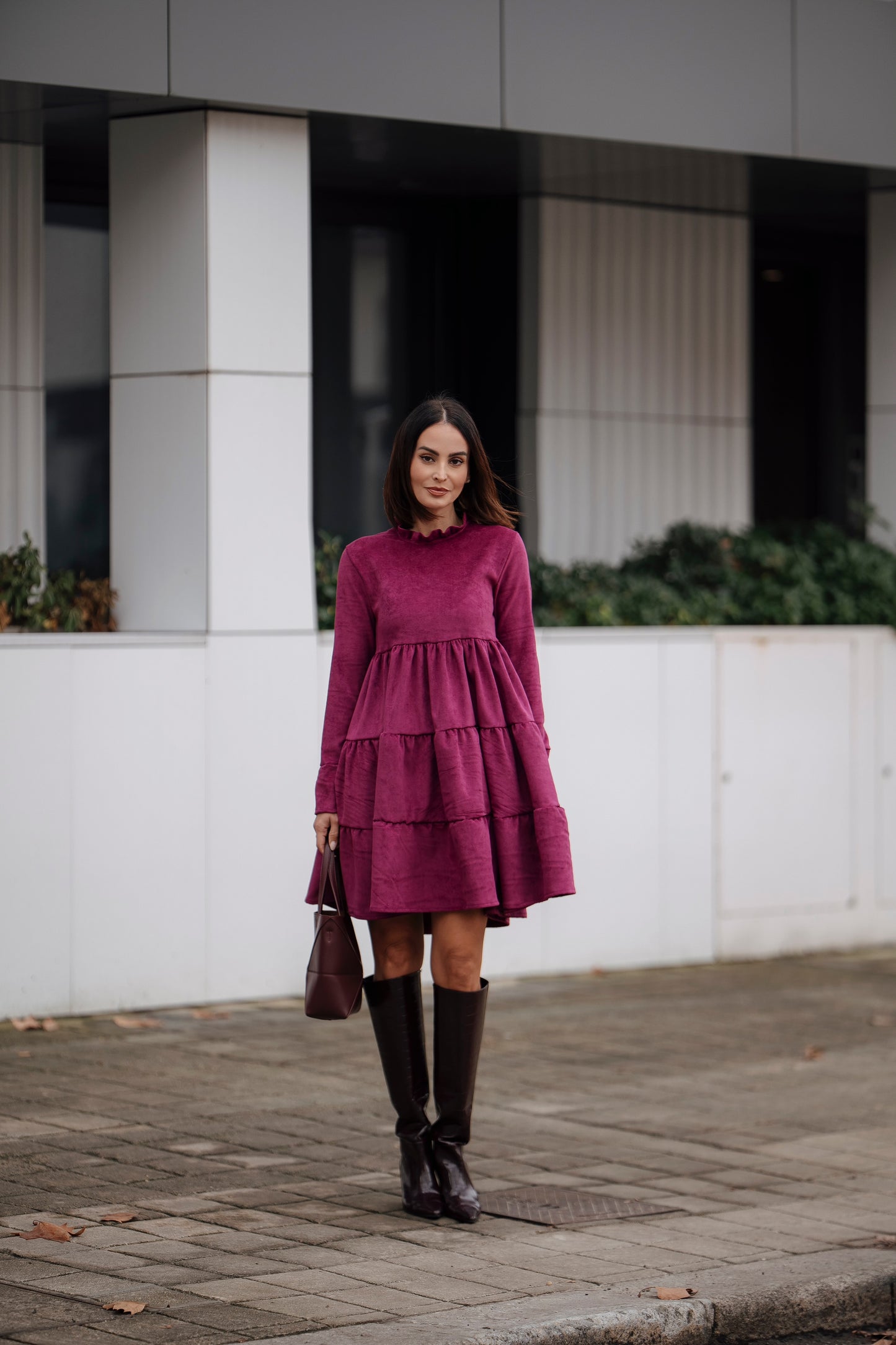 Vestido corto de terciopelo burdeos