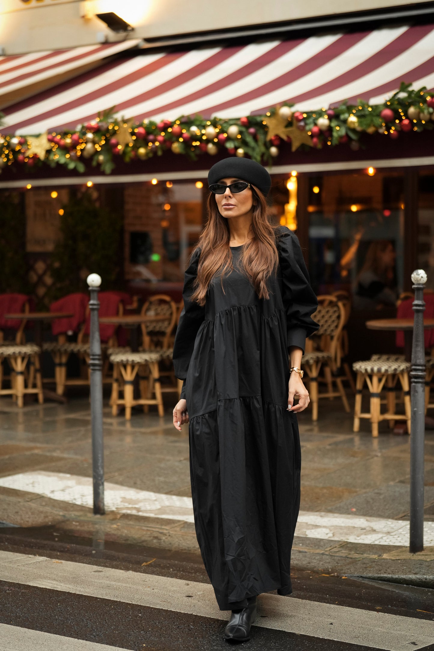 Vestido largo con volante en negro