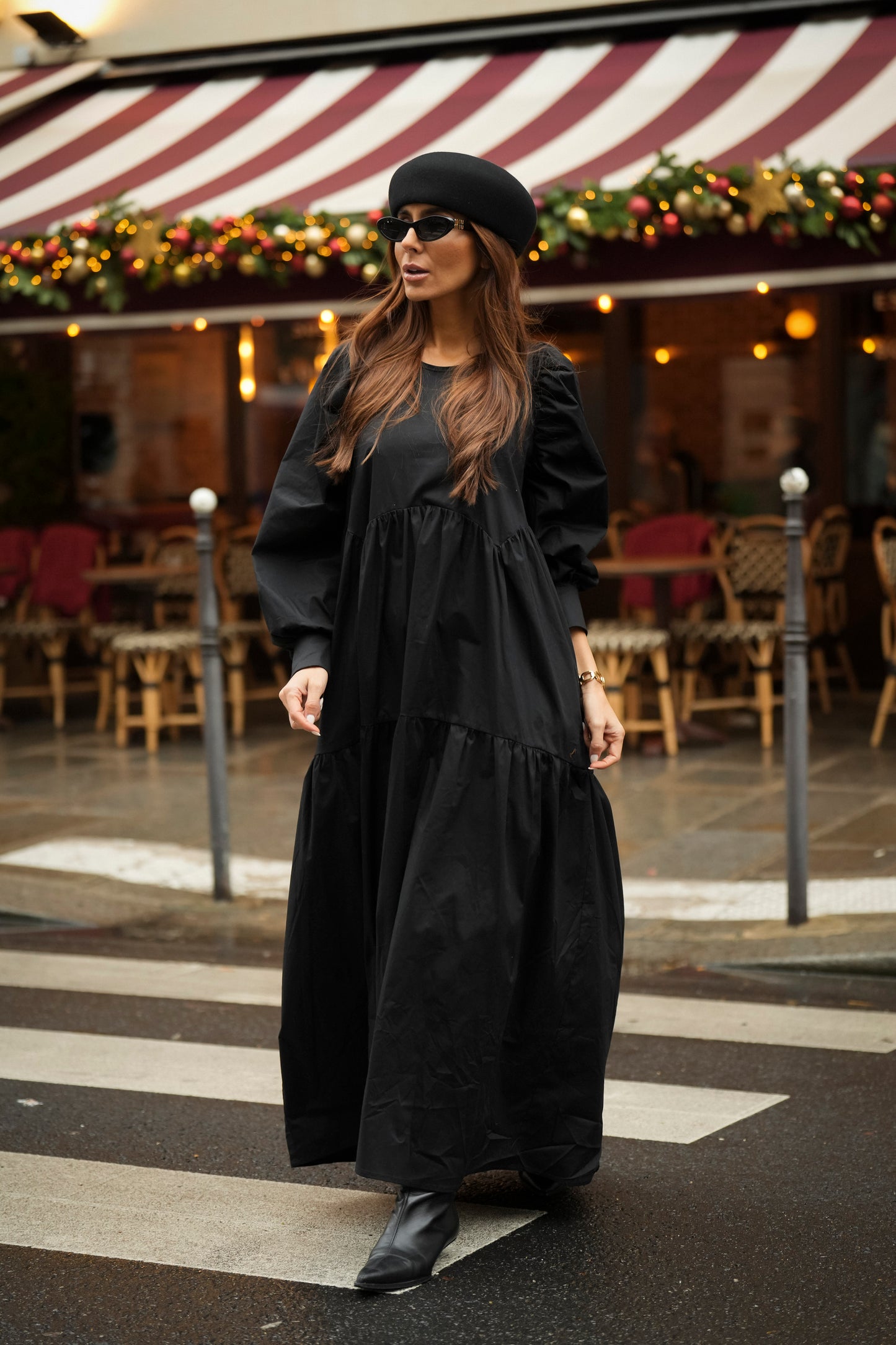 Vestido largo con volante en negro