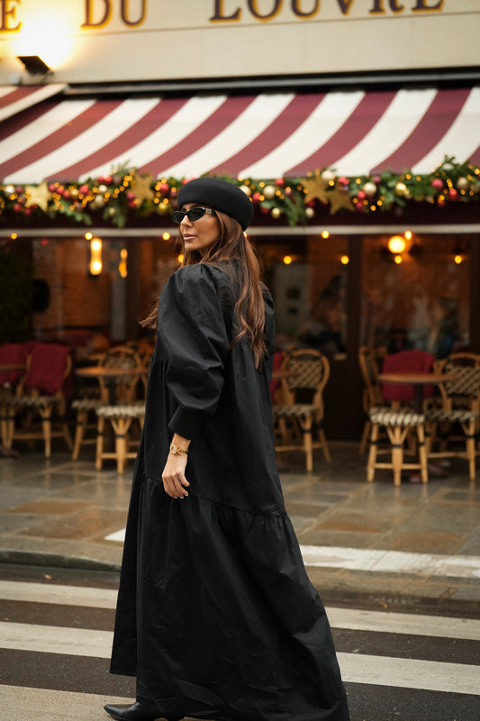 Vestido largo con volante en negro