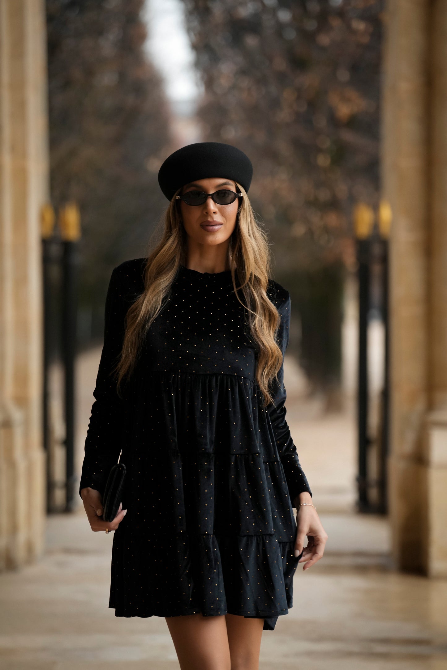 Vestido corto de terciopelo negro