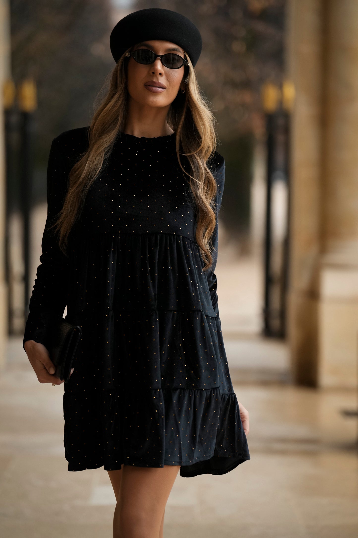 Vestido corto de terciopelo negro