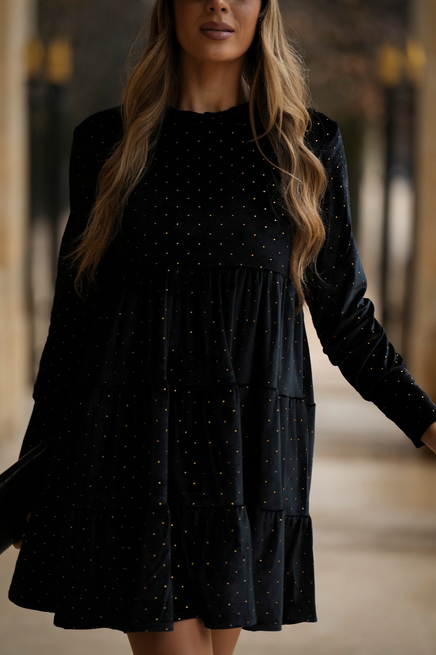 Vestido corto de terciopelo negro