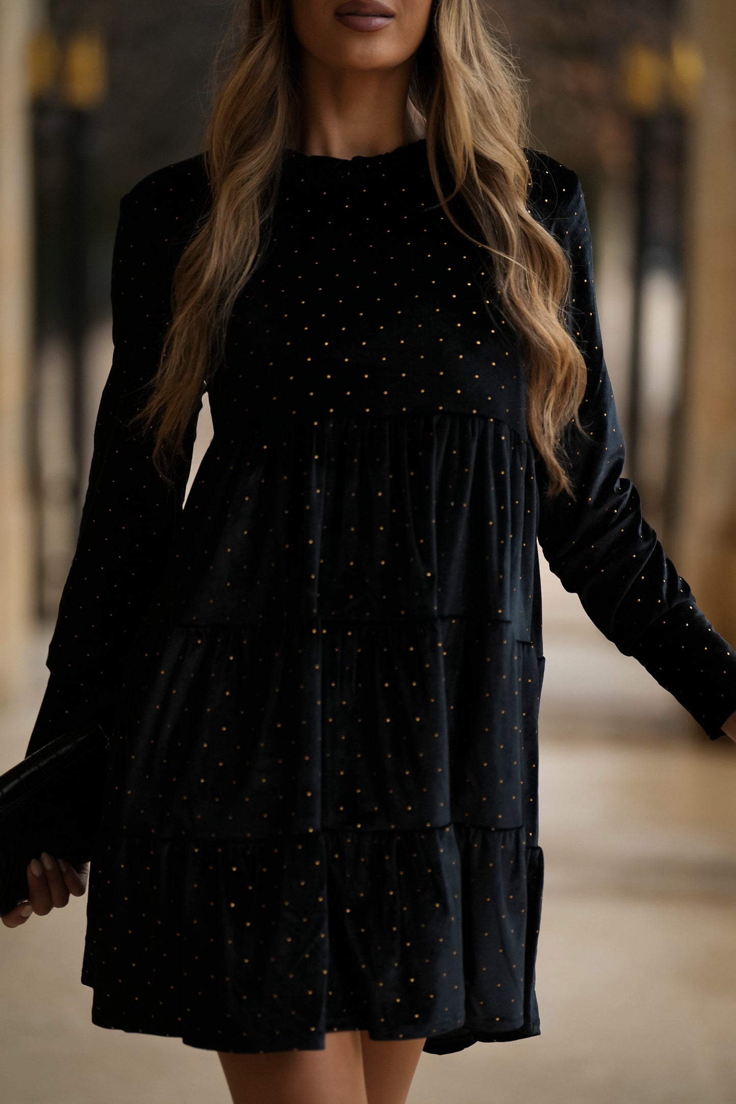 Vestido corto de terciopelo negro