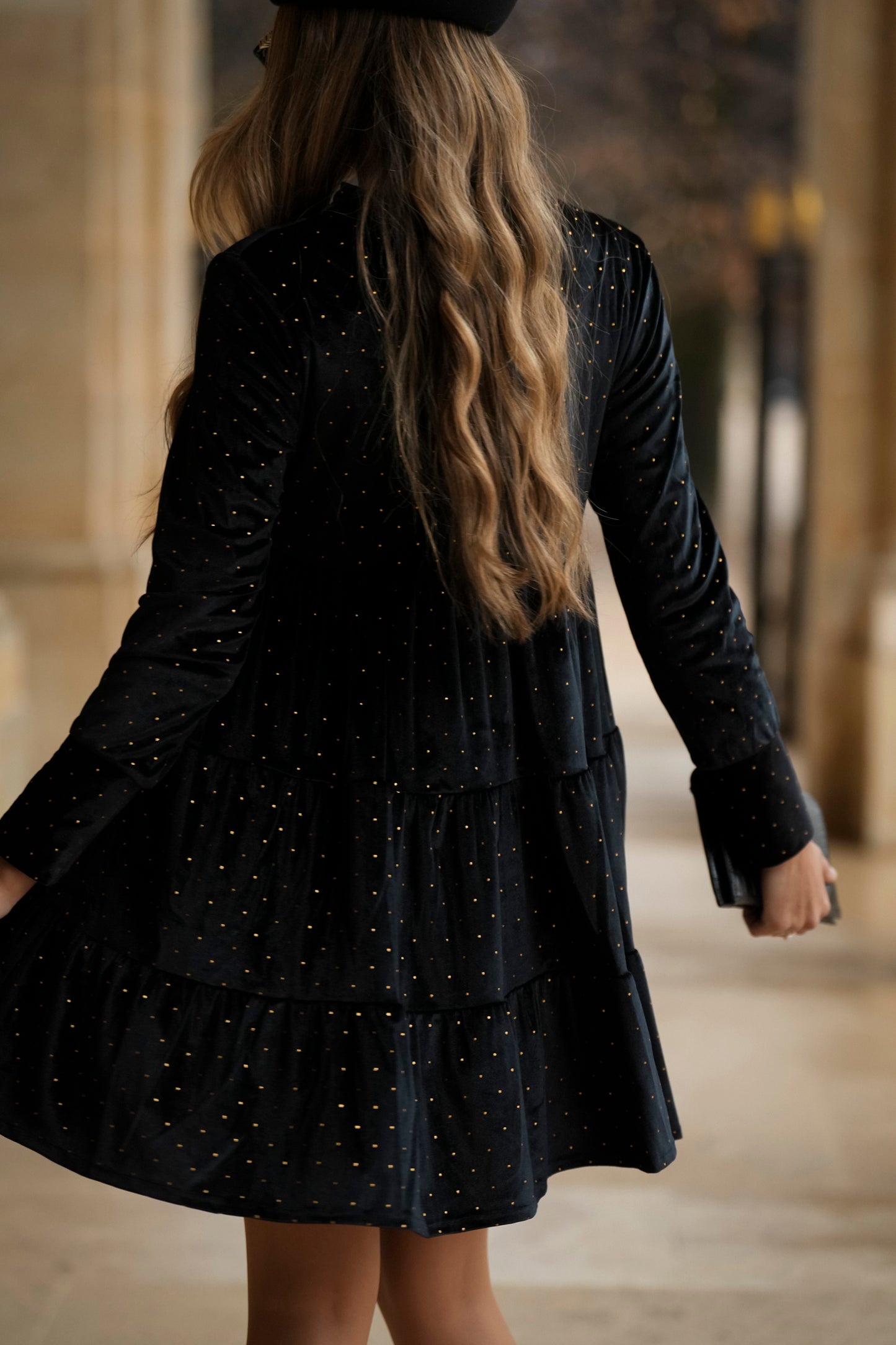 Vestido corto de terciopelo negro