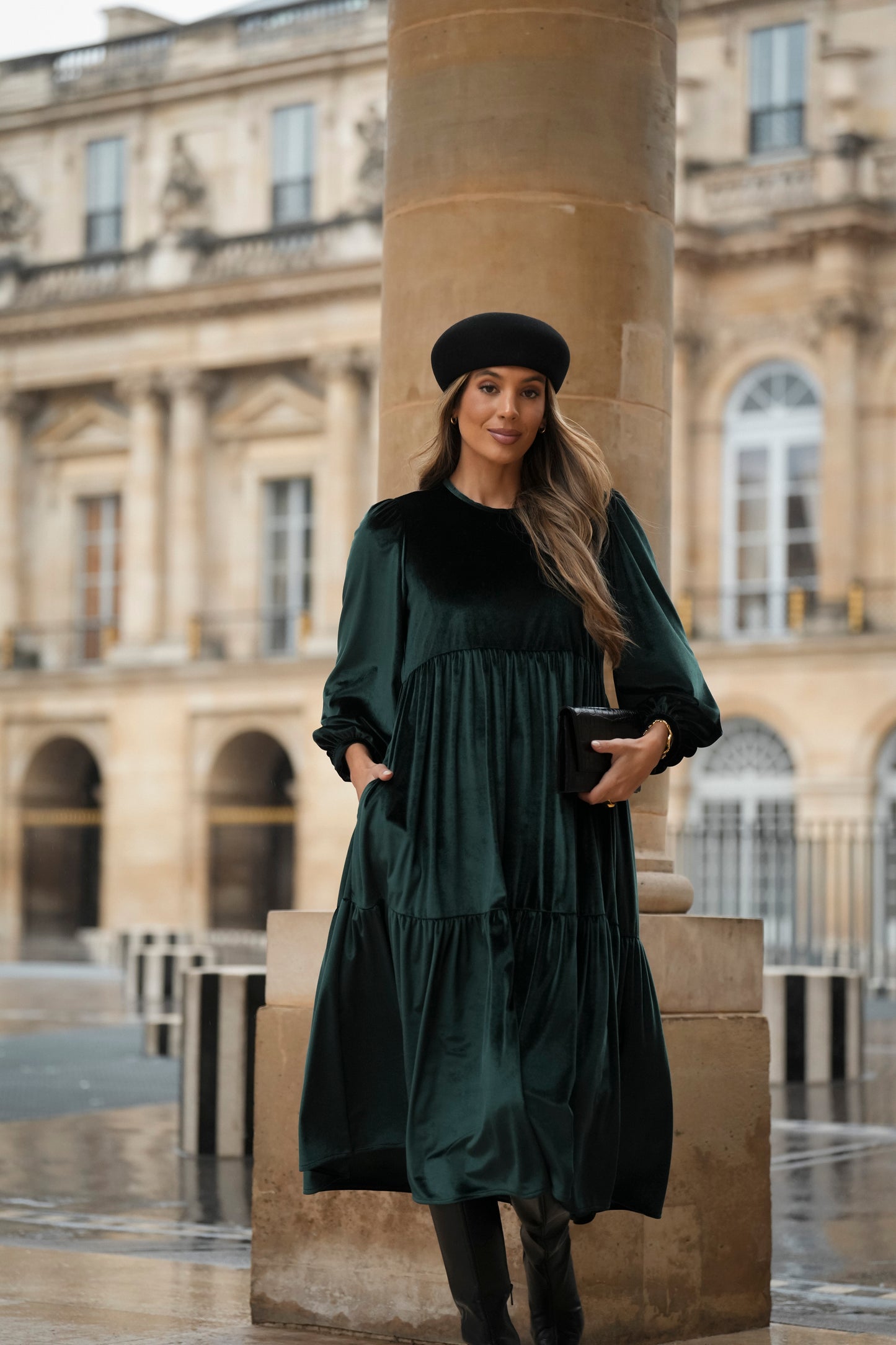 Vestido largo con volantes en terciopelo