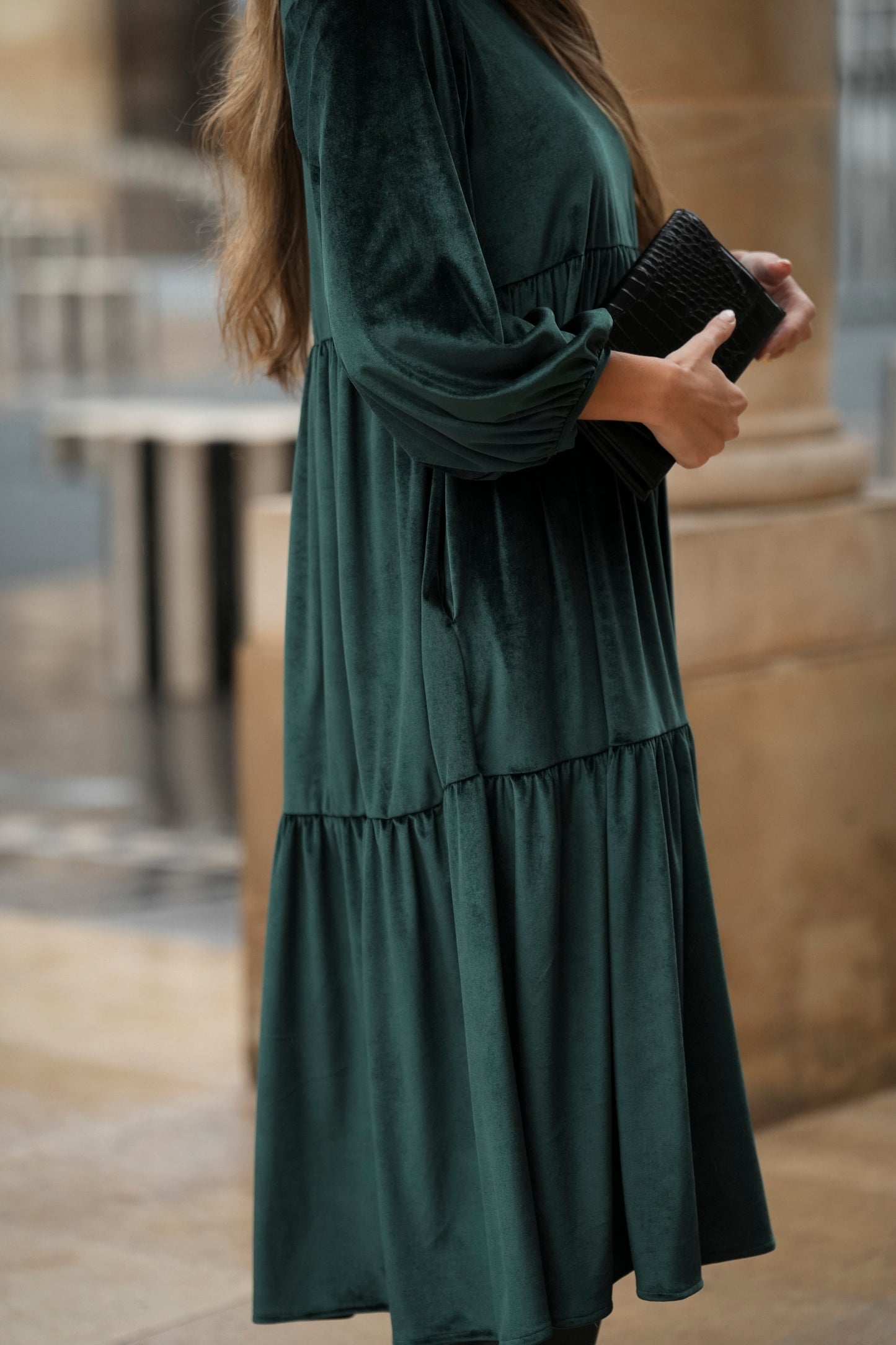 Vestido largo con volantes en terciopelo