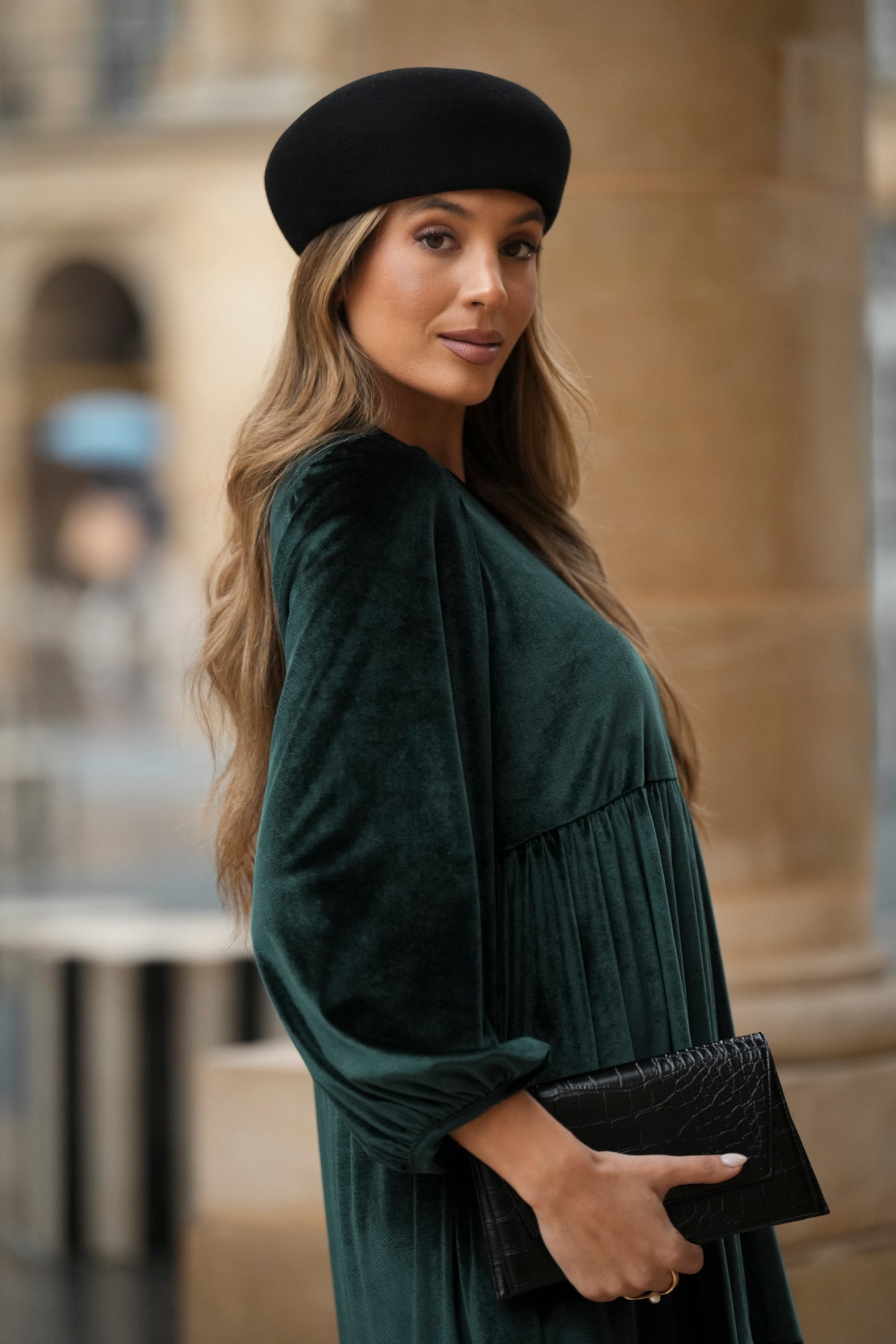 Vestido largo con volantes en terciopelo