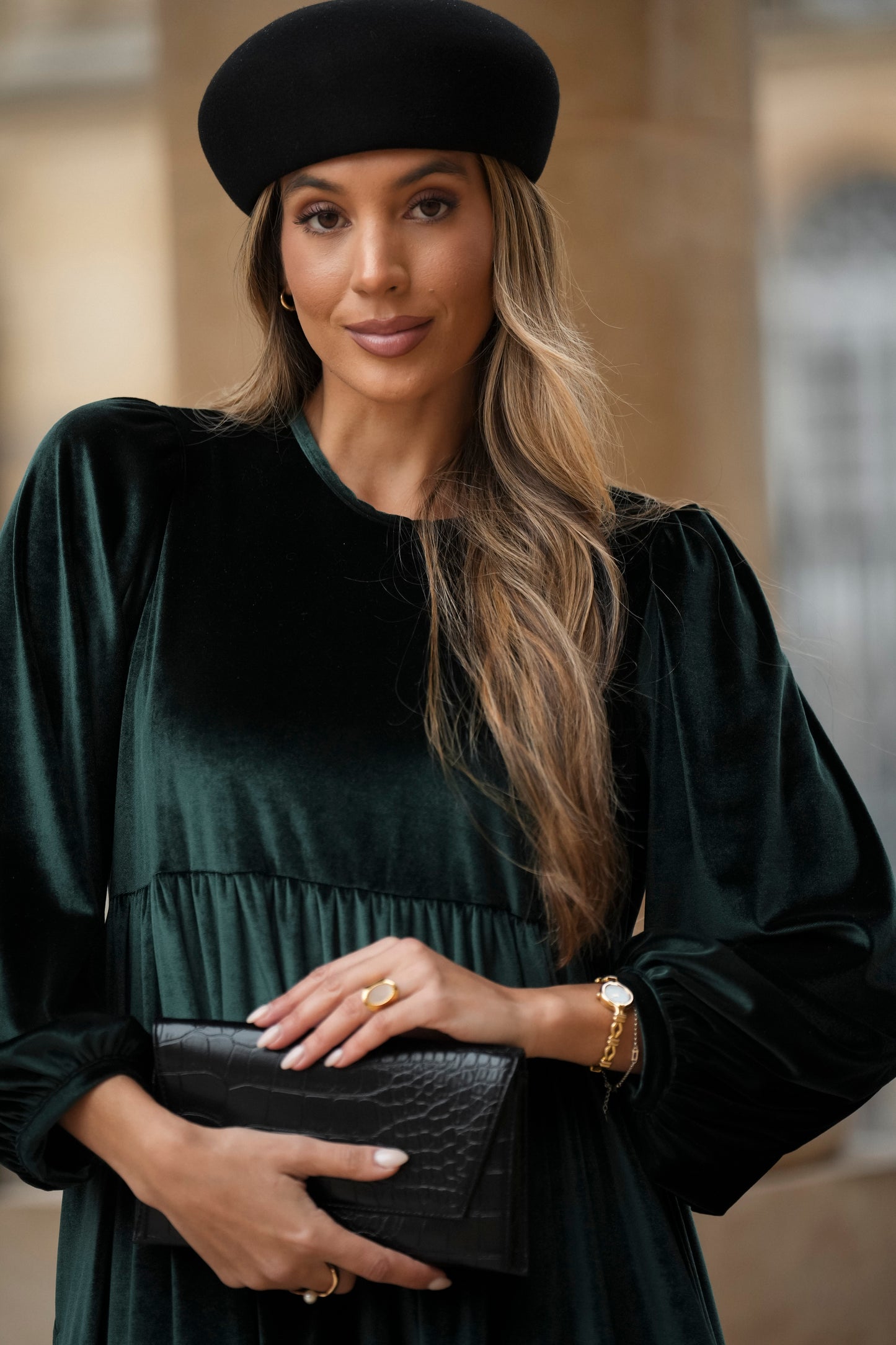 Vestido largo con volantes en terciopelo