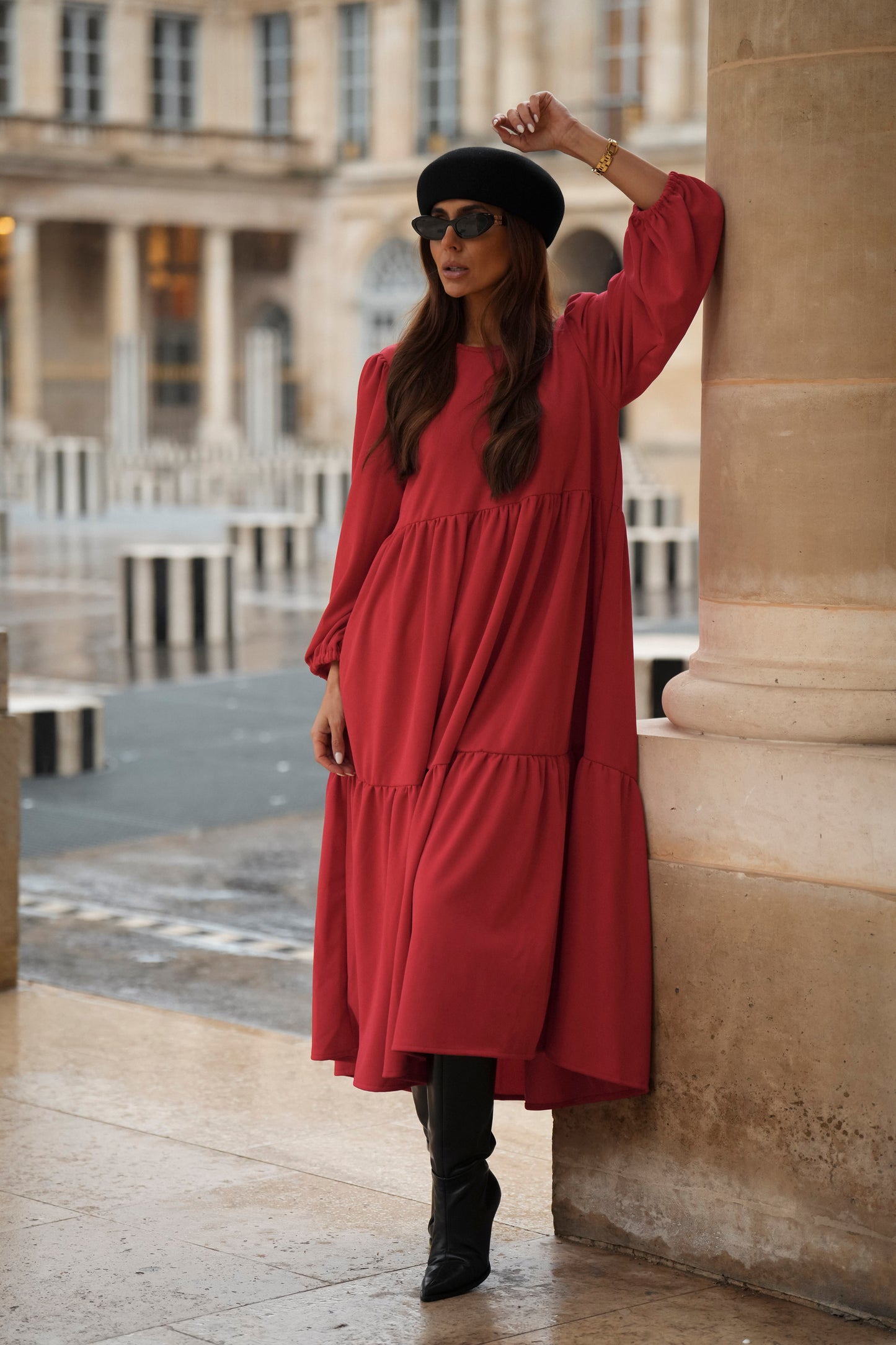 Vestido largo con volantes en rojo