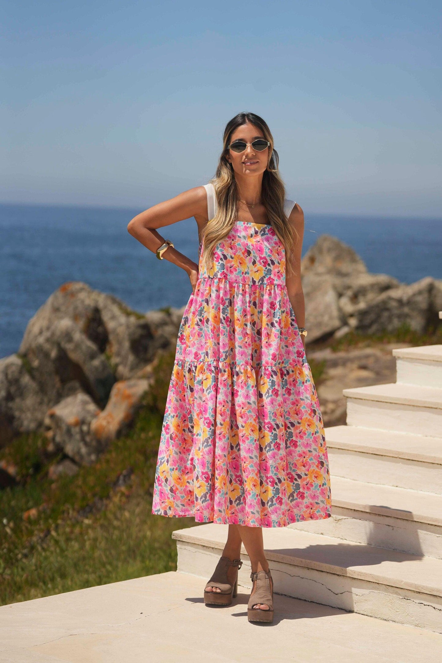 Vestido largo estampado con lazo