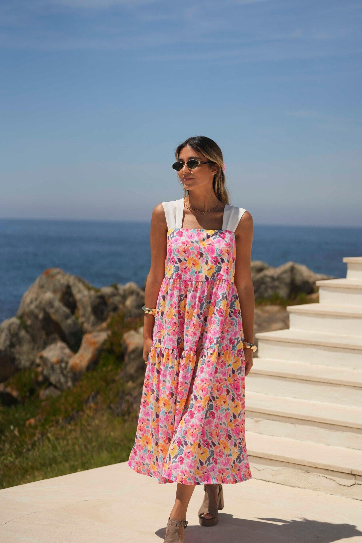 Vestido largo estampado con lazo