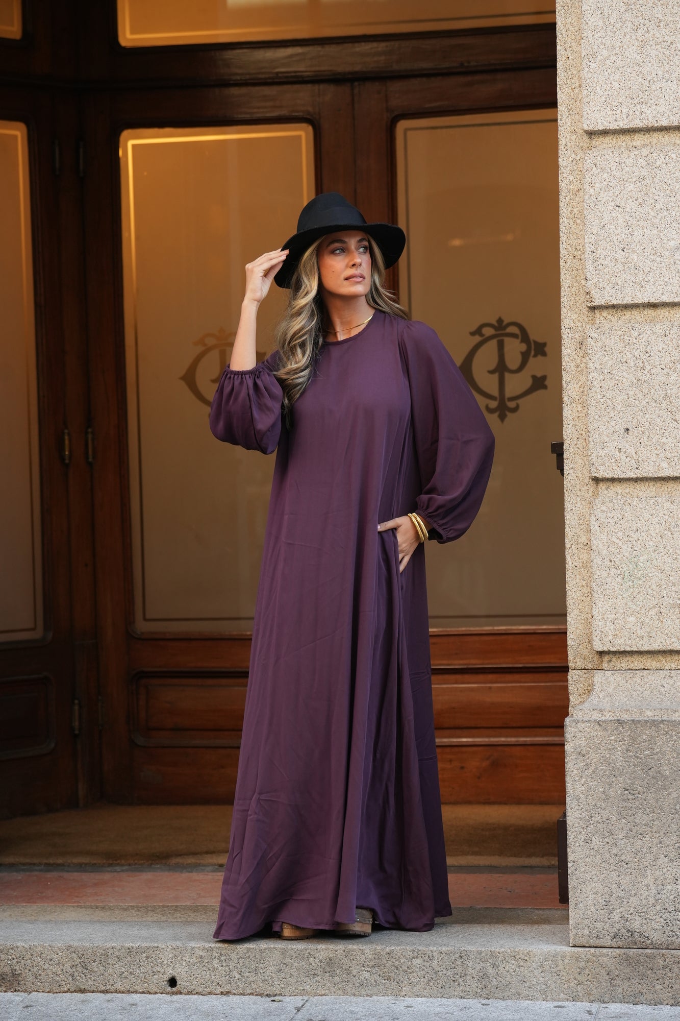 Vestido largo en viscosa burdeos