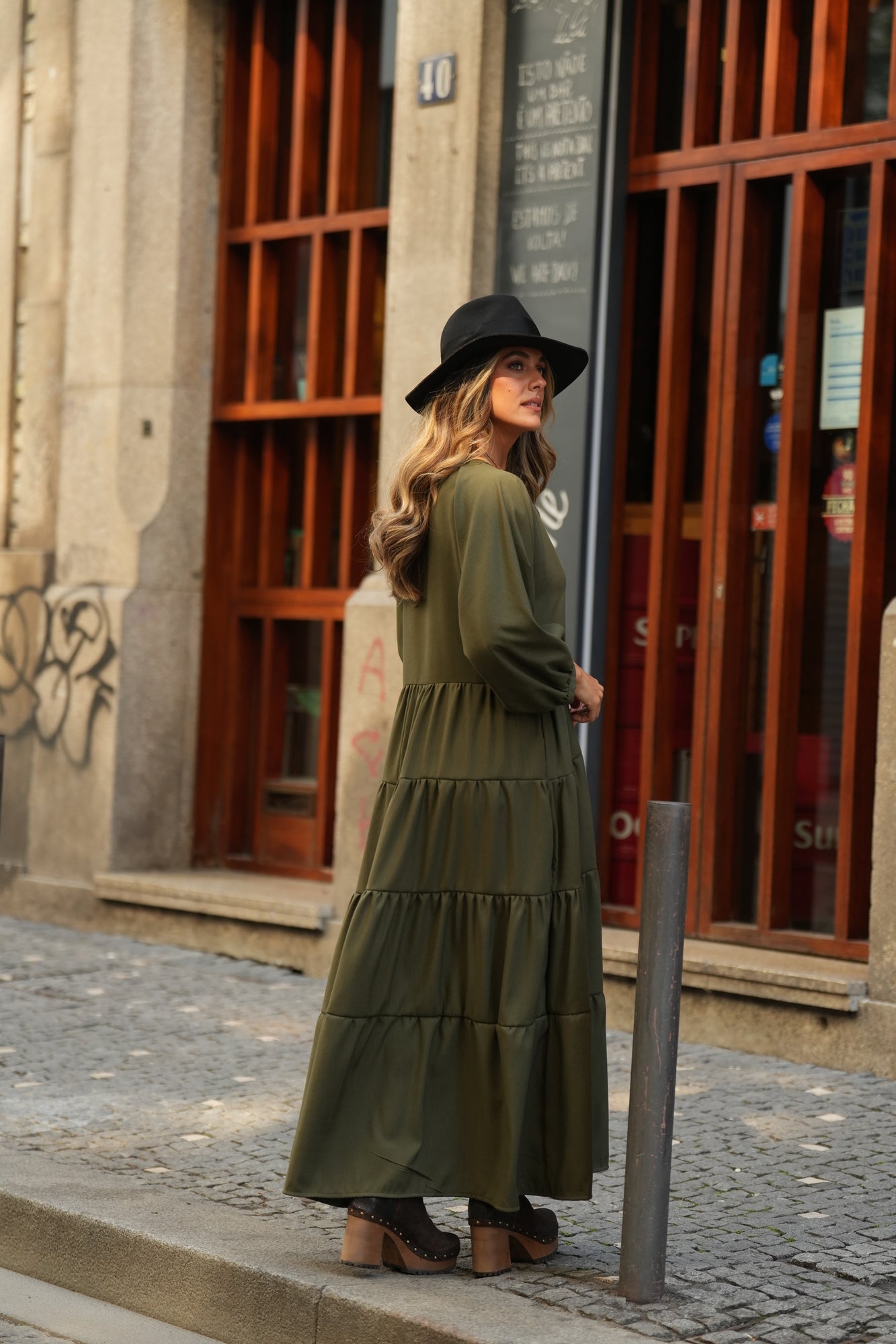 Vestido largo con volantes