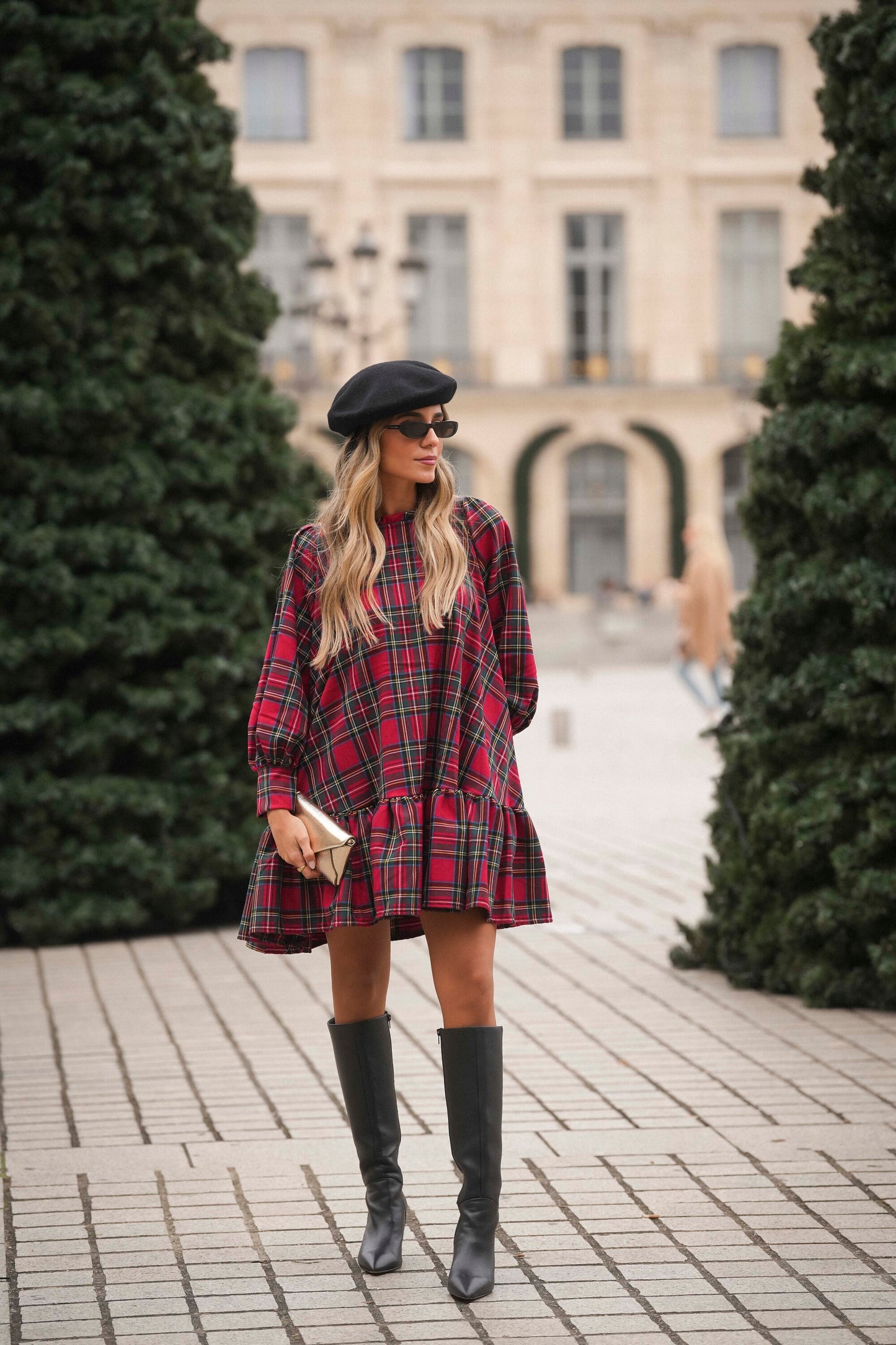 Vestido corto con volante de cuadros