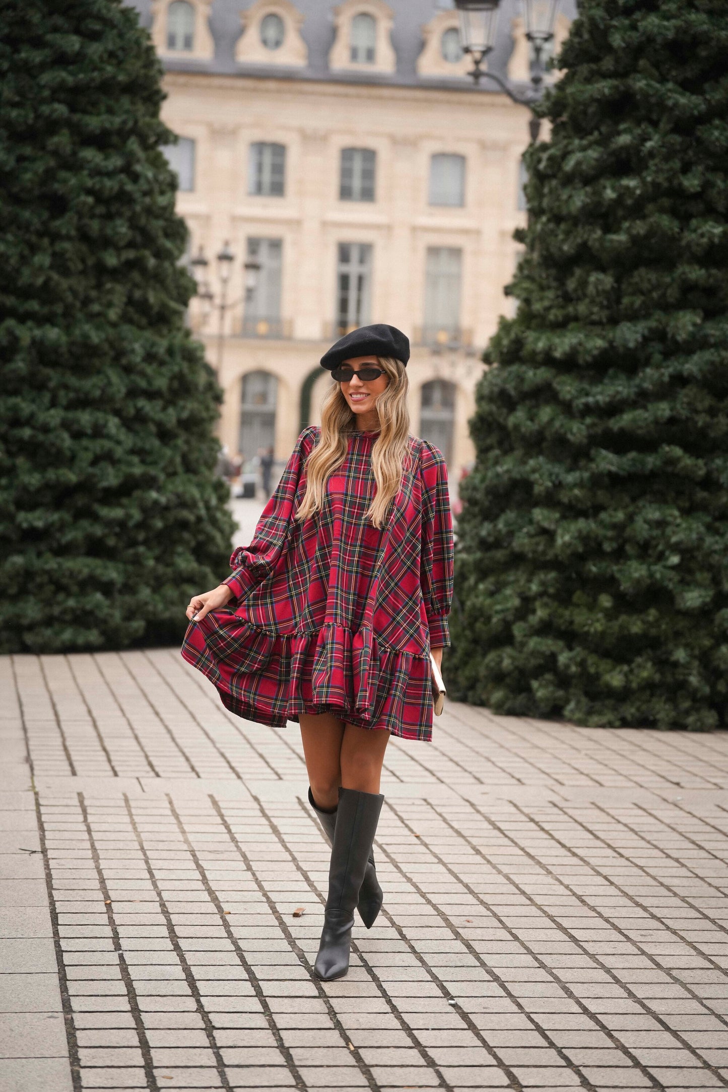 Vestido corto con volante de cuadros