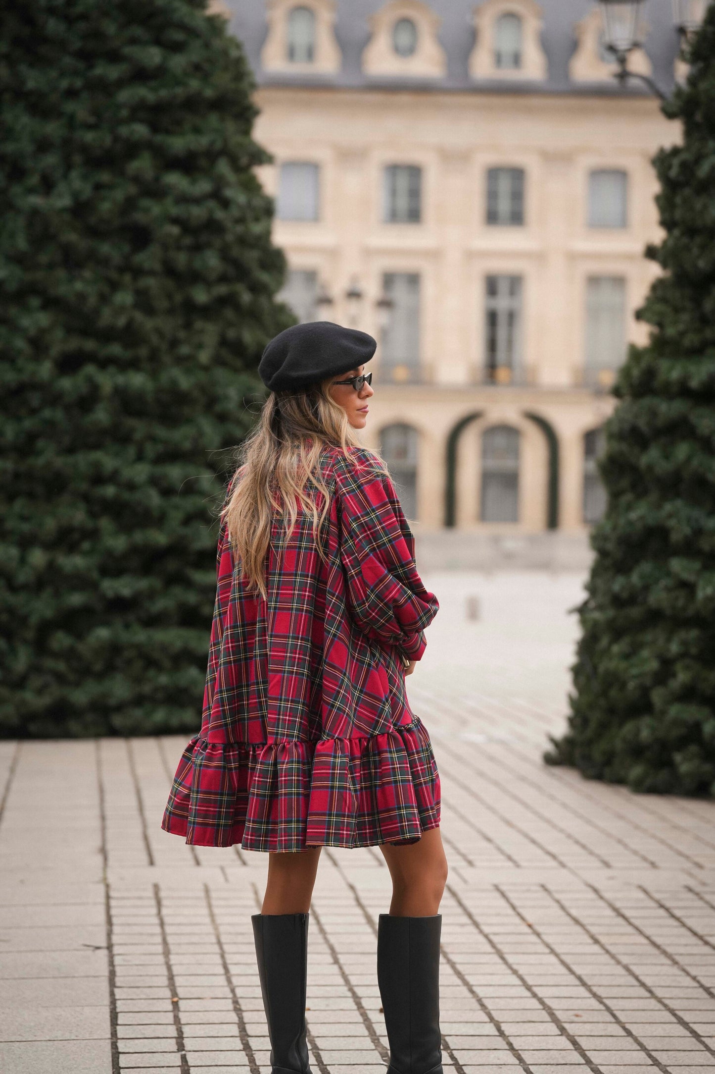 Vestido corto con volante de cuadros