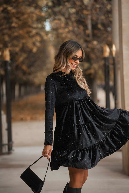 Vestido corto de terciopelo negro