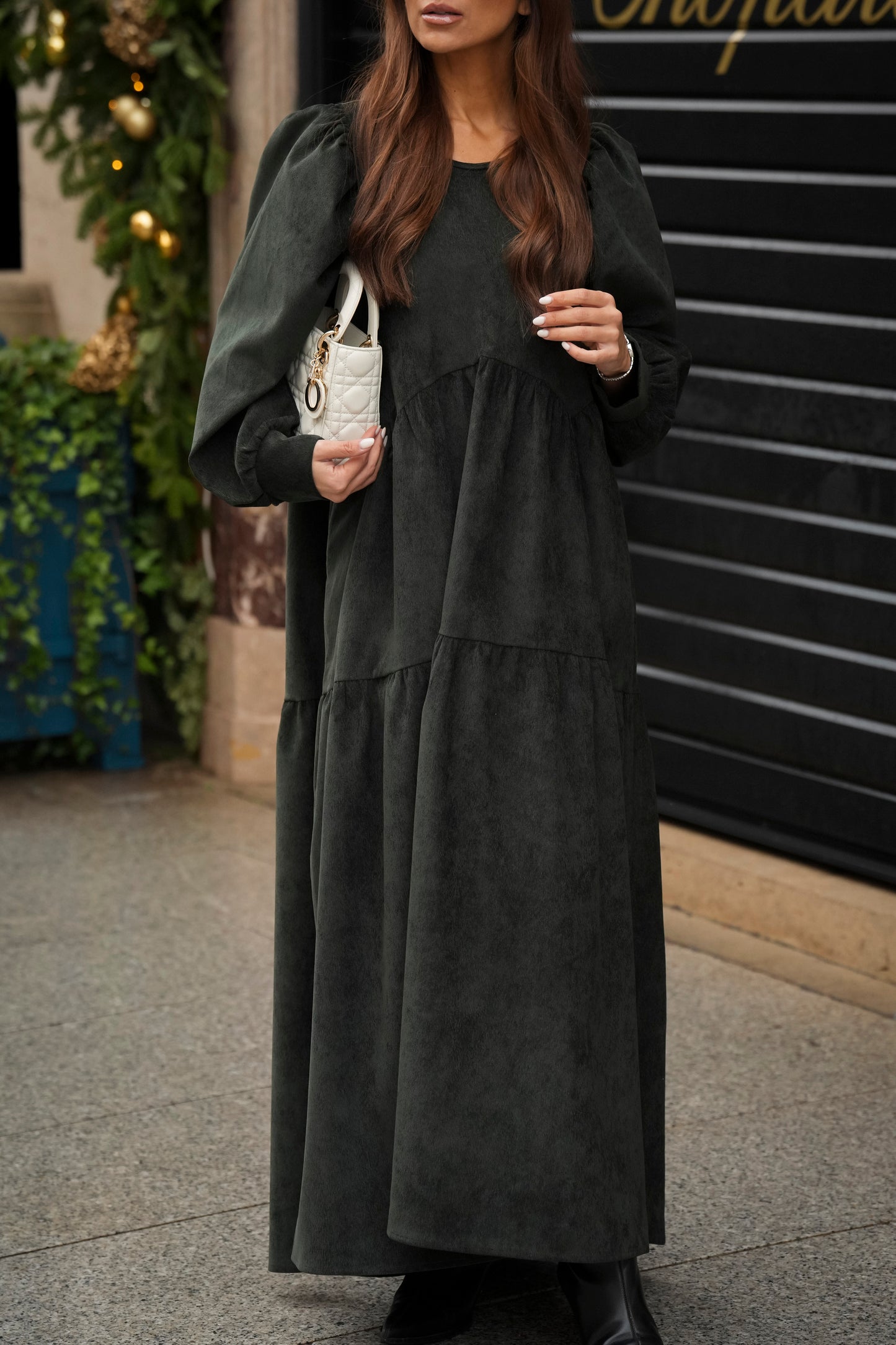 Vestido largo con volante en bombazina