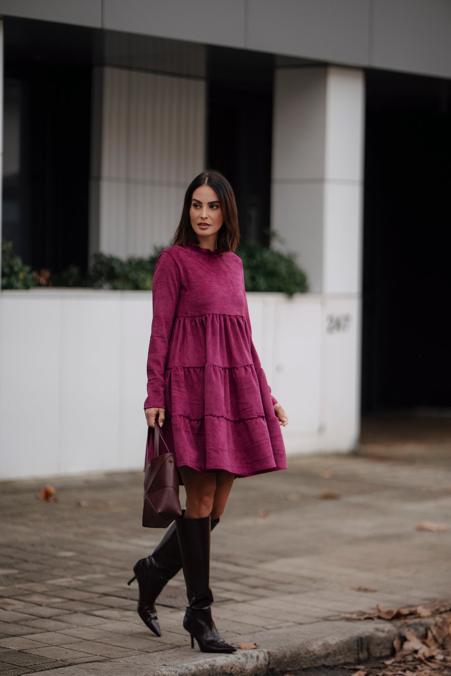 Vestido corto de terciopelo burdeos