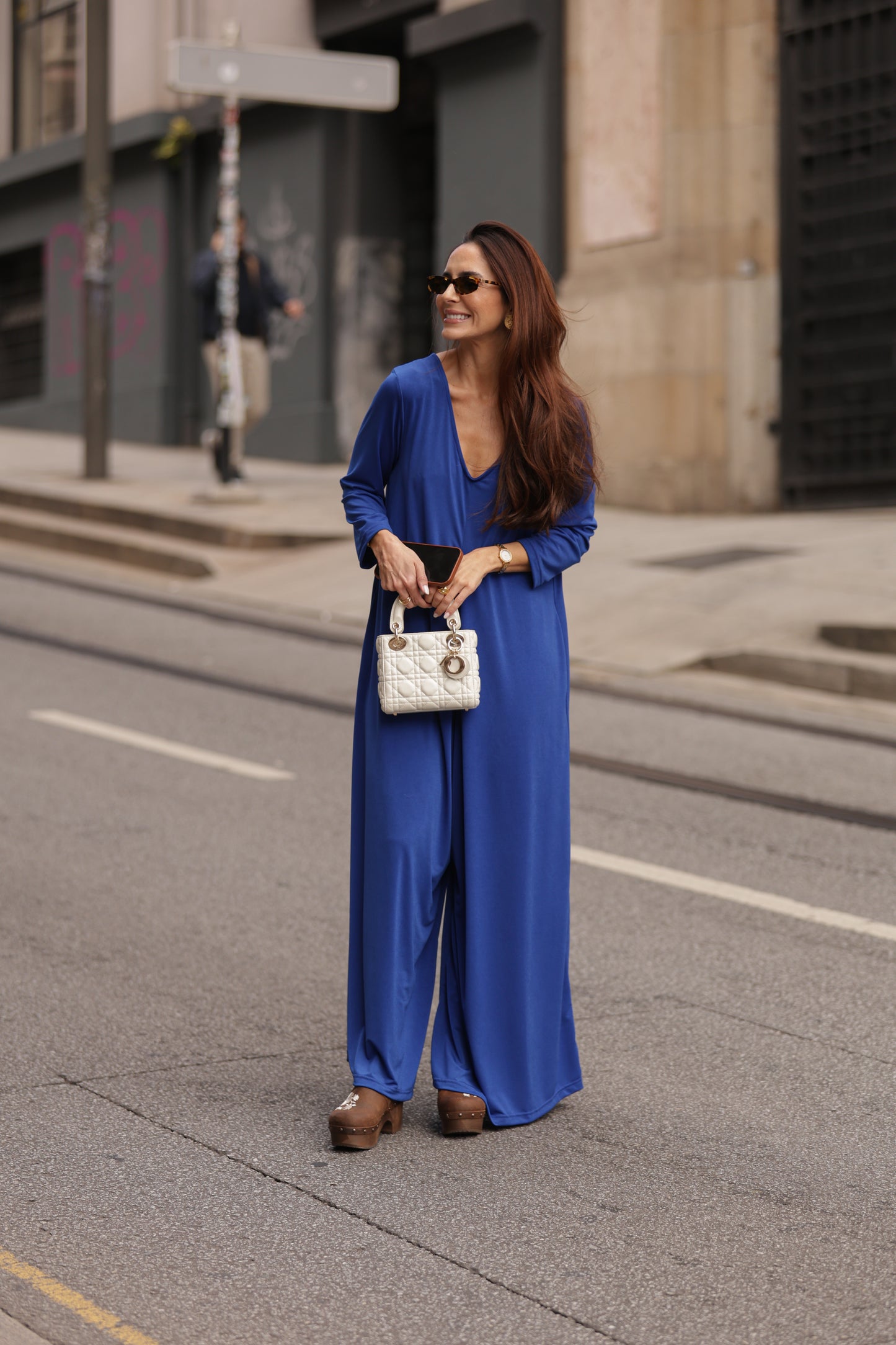 Mono largo de punto azul