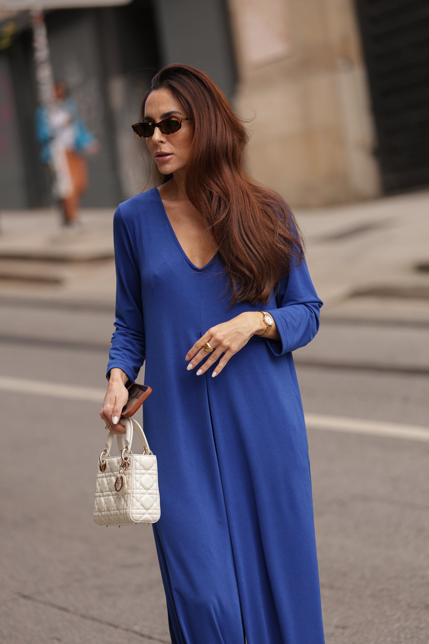 Mono largo de punto azul