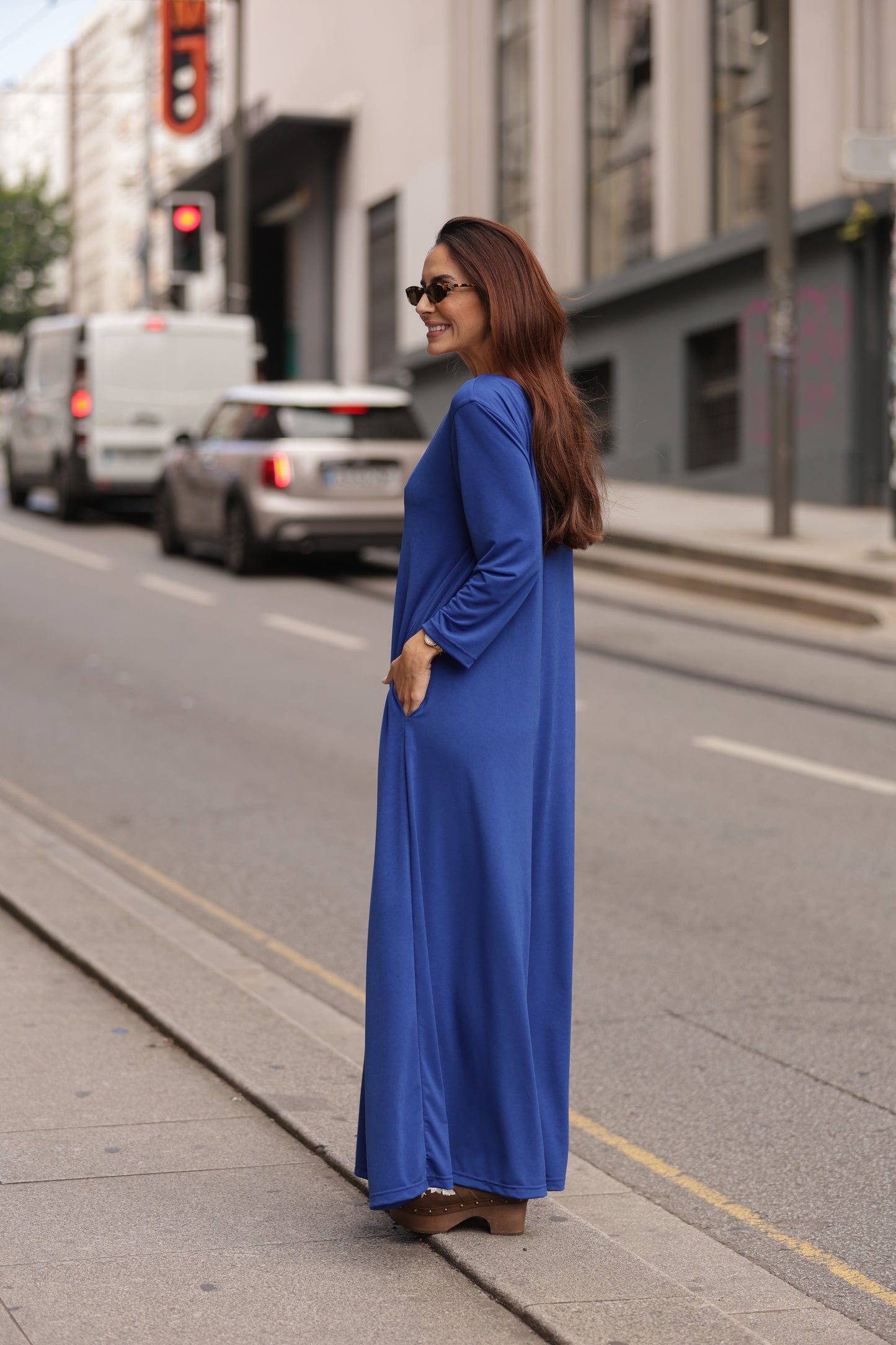Mono largo de punto azul