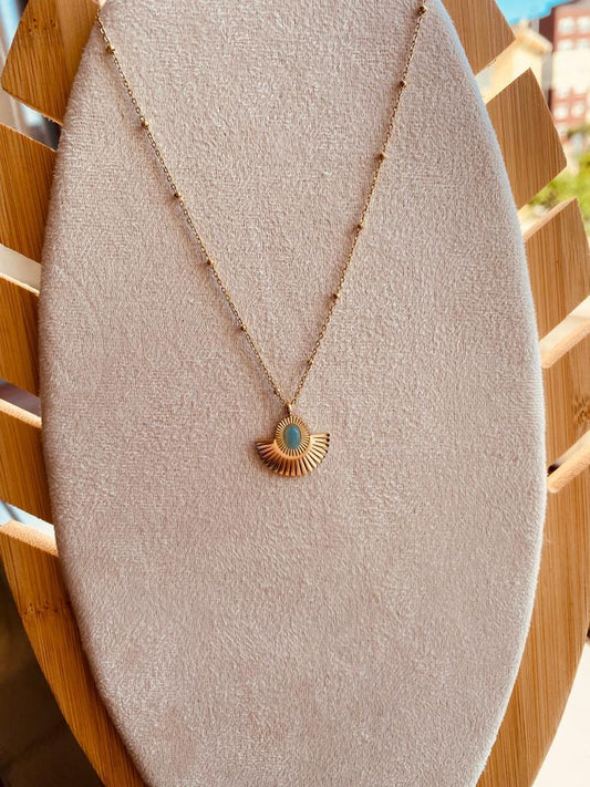 Cuerda con colgante y guijarro