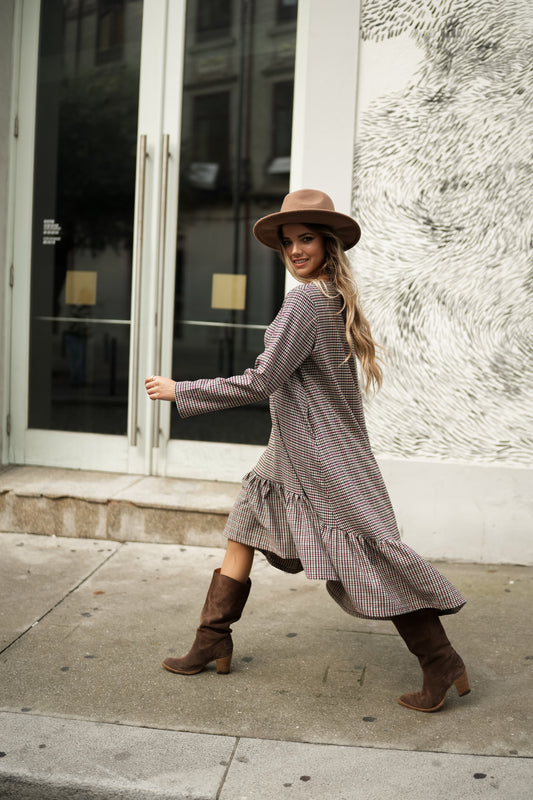 vestido a cuadros con volantes