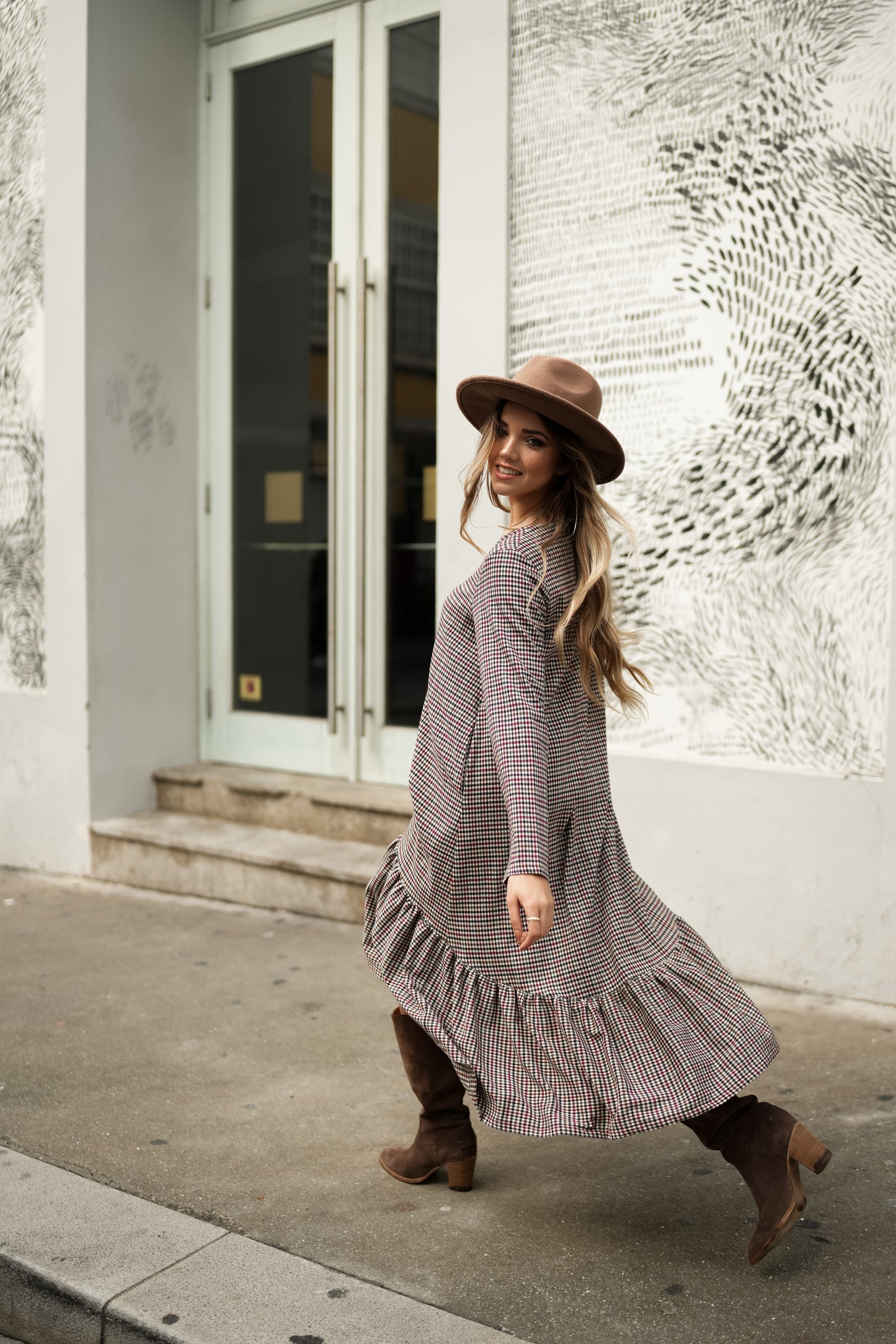 vestido a cuadros con volantes