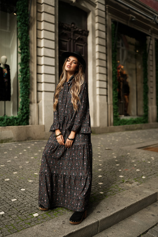 Vestido con lazo en el escote