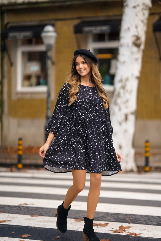 <transcy>Vestido con volantes</transcy>